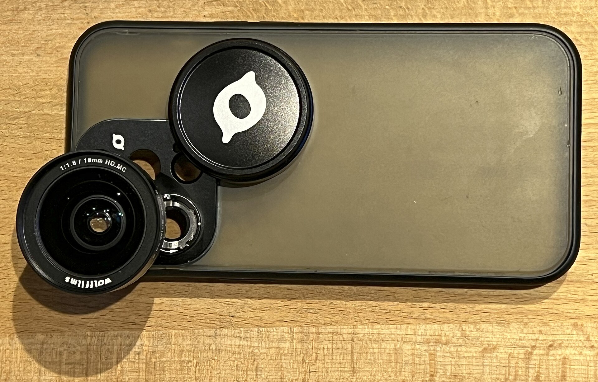 Clip-on macro and wide-angle lenses for a smartphone