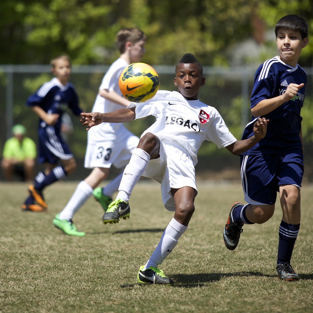Soccer action shot — fast autofocus in sports photography